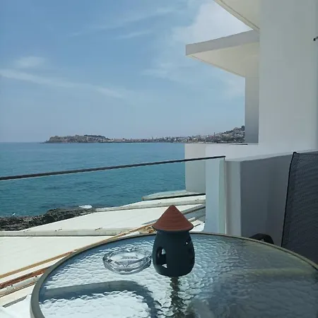 Beachfront Apartmán *